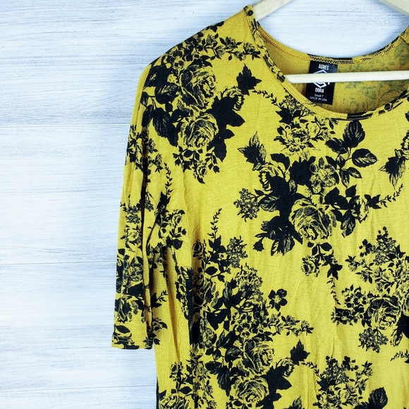 Agnes & Dora Floral Black and Yellow Top Made in USA - Picture 3 of 7